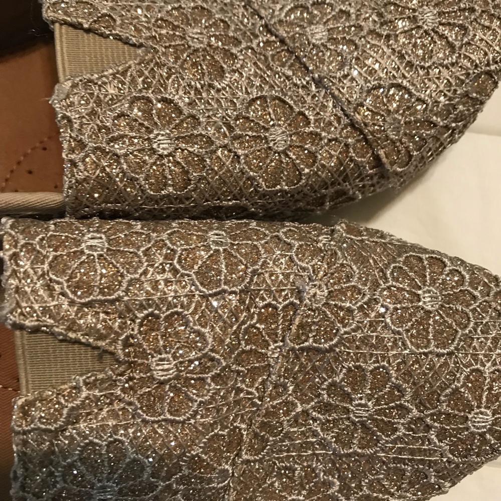 Shoes - Picture 2 of 2